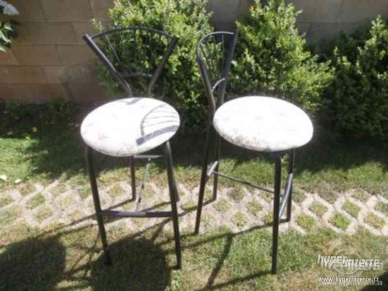 Kovové barové stoličky - foto 1