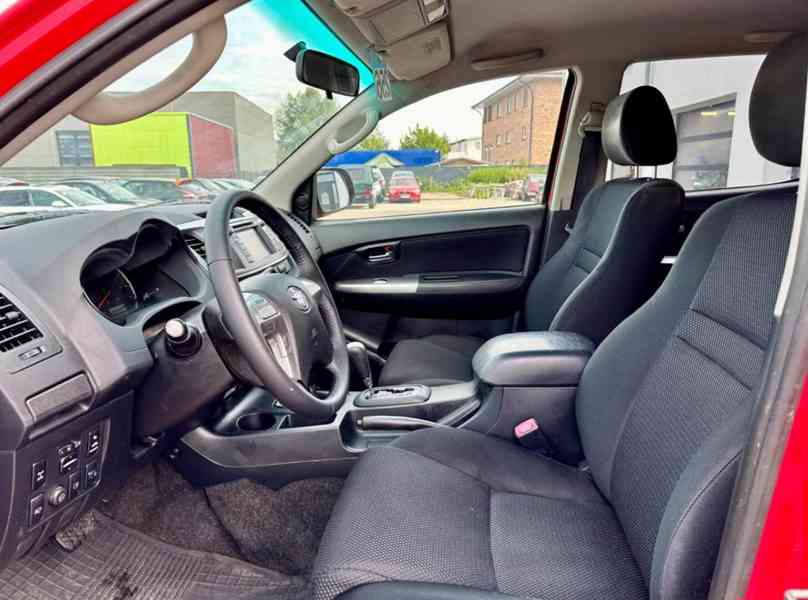 Toyota Hilux 3,0 D4-D Double Cab 4x4 AUT. 126kw - foto 7