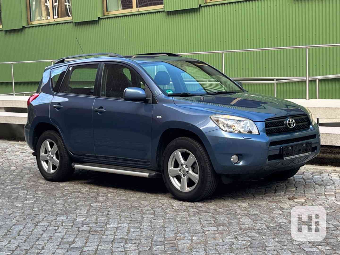 Toyota RAV 4 2.0i 4x4 Executive benzín 112kw - foto 1