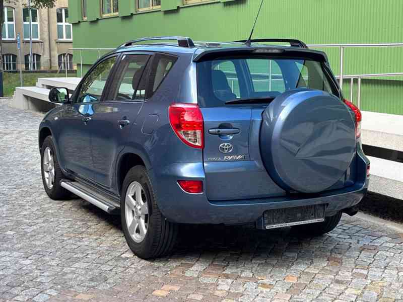 Toyota RAV 4 2.0i 4x4 Executive benzín 112kw - foto 7