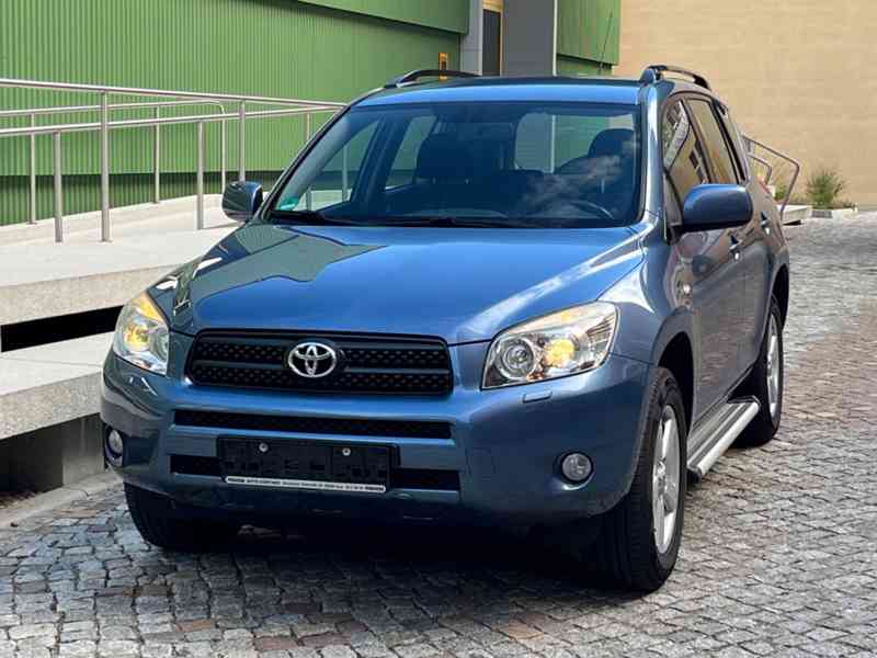 Toyota RAV 4 2.0i 4x4 Executive benzín 112kw - foto 6