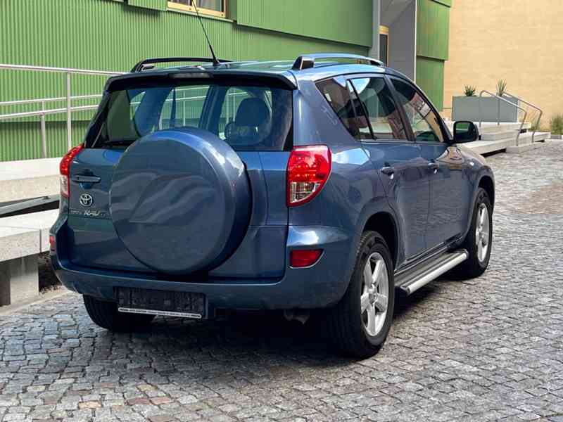 Toyota RAV 4 2.0i 4x4 Executive benzín 112kw - foto 16