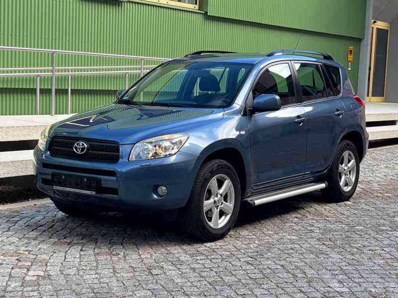 Toyota RAV 4 2.0i 4x4 Executive benzín 112kw - foto 12