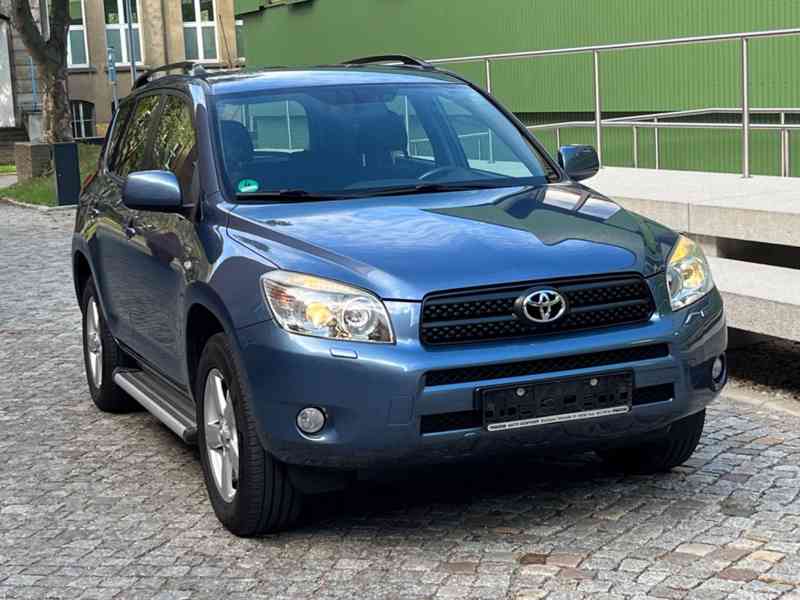 Toyota RAV 4 2.0i 4x4 Executive benzín 112kw - foto 14