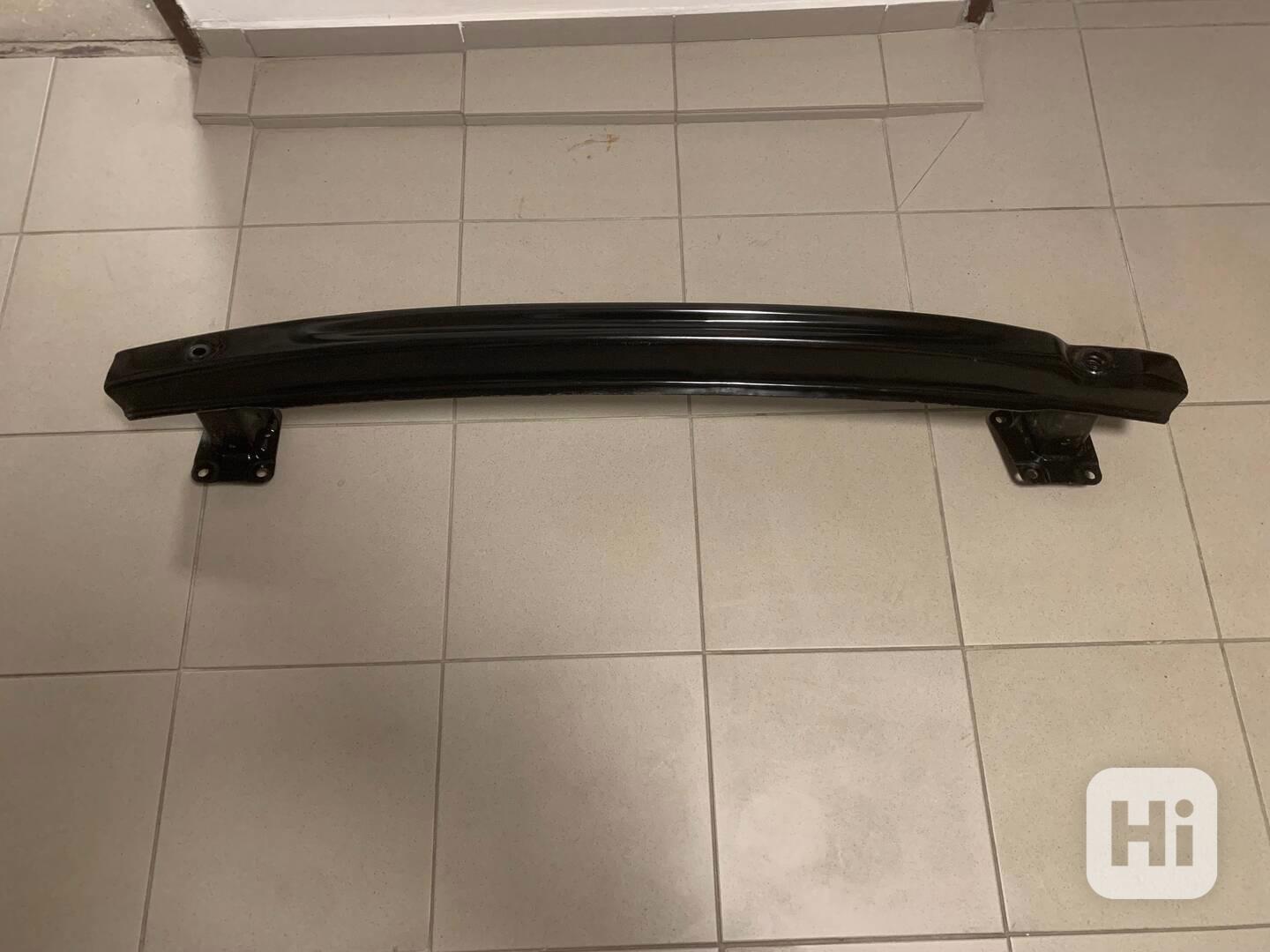 Výztuha zadního nárazníku - foto 1