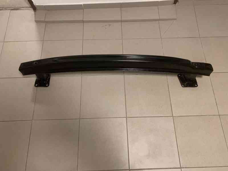 Výztuha zadního nárazníku - foto 1
