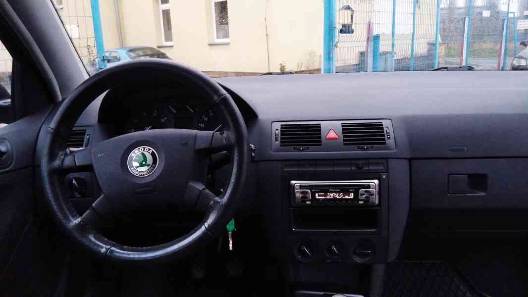 ŠKODA Fabia Combi 1,4i 16V Comfort ČR 55kw - foto 14