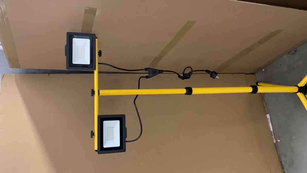 LED reflektor 2x50W se stativem kabel stojan novy - foto 25
