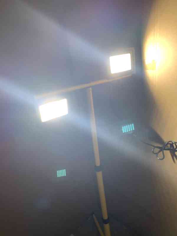 LED reflektor 2x50W se stativem kabel stojan novy - foto 34