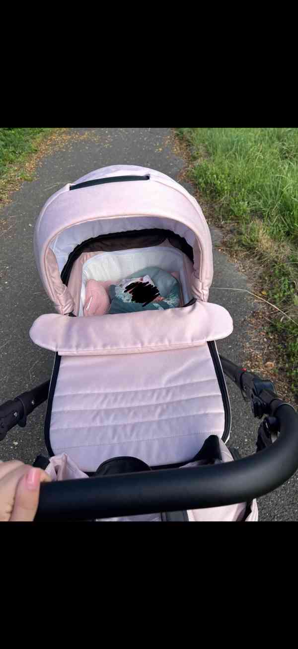 Hluboký růžový kočárek Dada Paradiso - foto 4