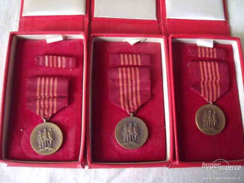 zbírka odznaku,medailí - foto 22