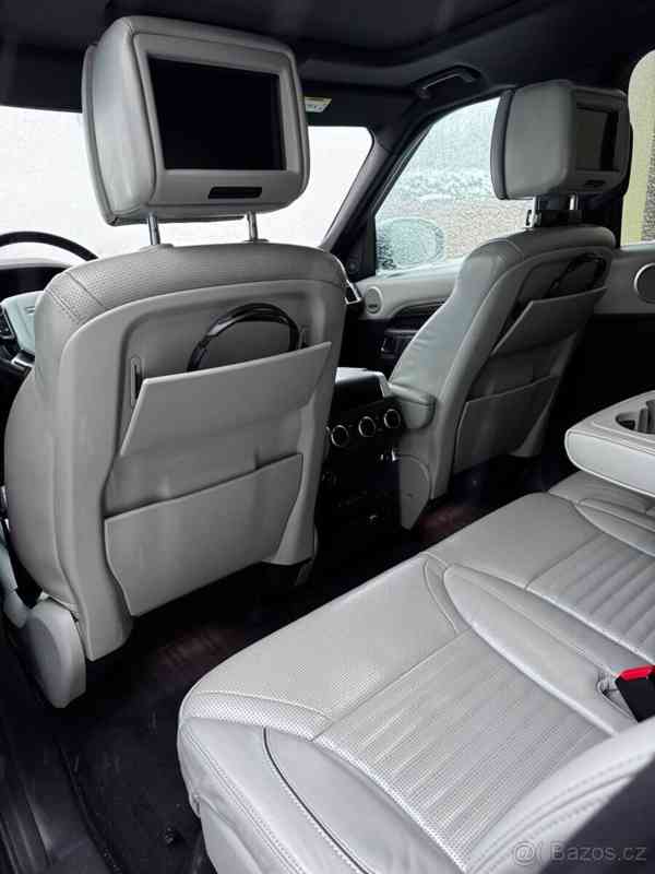 Land Rover Discovery 3,0   HSE LUXURY, 190k rok výroby 20 - foto 11