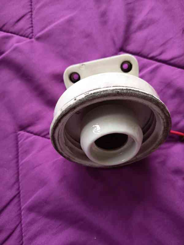 Prodám staré porcelánové objímky  - foto 7