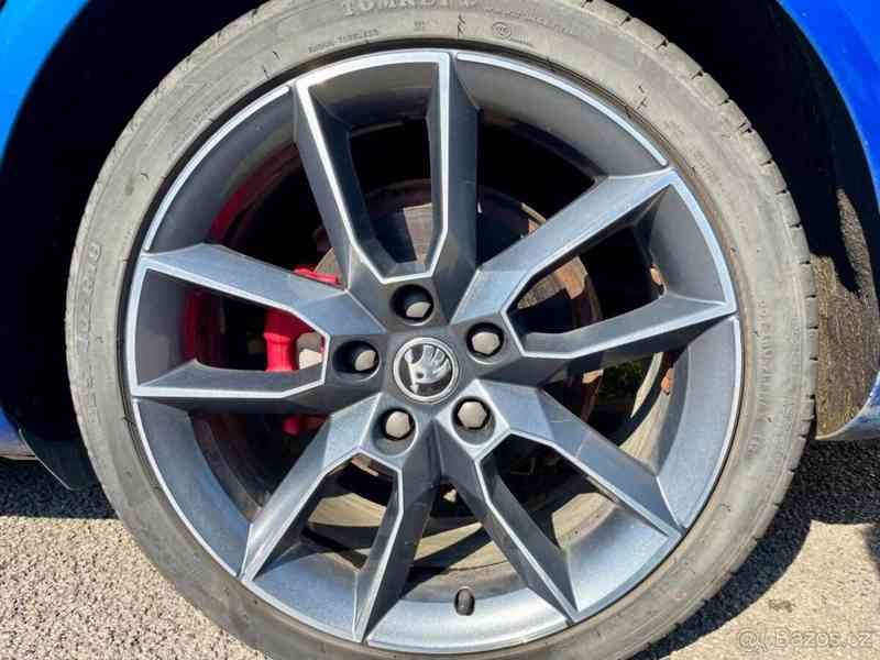Škoda Octavia 2,0   2 RS TDi 125kw - foto 6