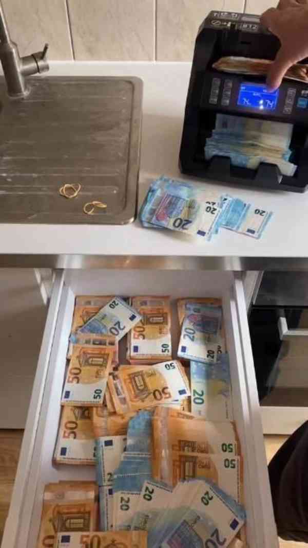 Spolehlivá úvěrová půjčka  - foto 2