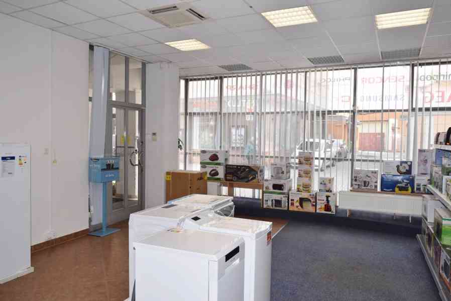 Pronájem obchodním prostor v centru Dvora Králové - foto 4