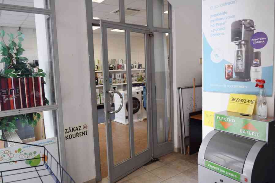 Pronájem obchodním prostor v centru Dvora Králové - foto 2