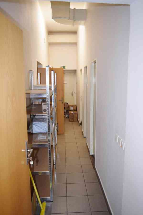 Pronájem obchodním prostor v centru Dvora Králové - foto 9