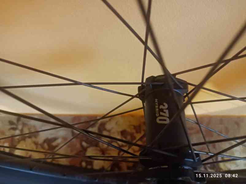 Prodám DT Swiss HU 1900 Spline Boost 29" vypletená kola  - foto 2