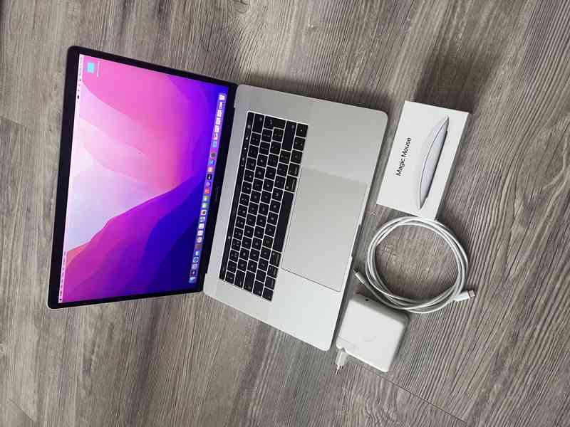 MacBook Pro 2016 15" 256GB/16GB/i7 touchbar Silver Apple