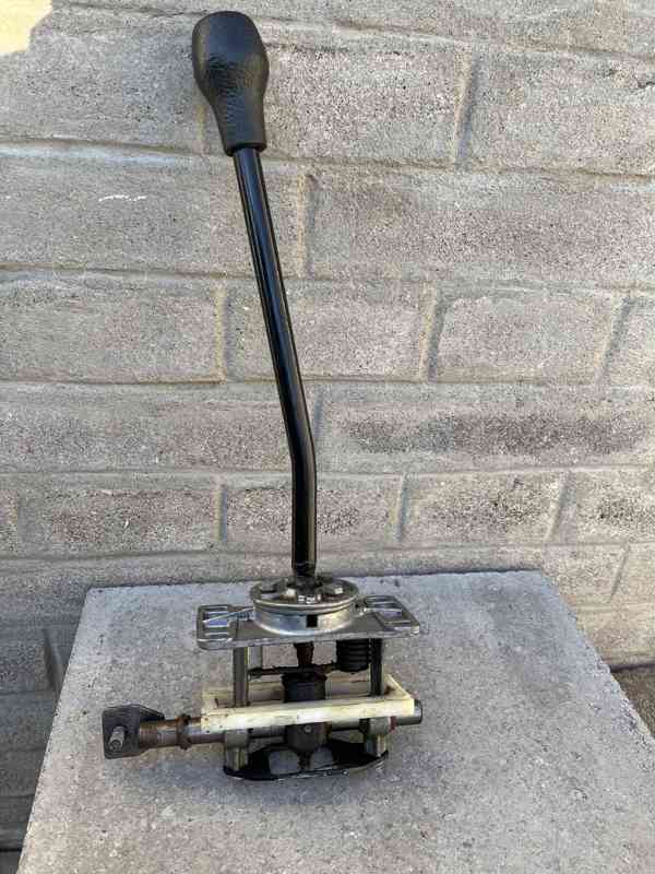 ŠKODA 130 - 136 RAPID, kulisa řazení 5kvalt - foto 1