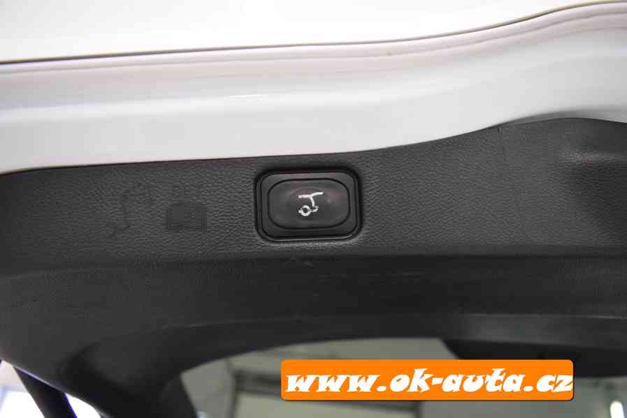 Ford Galaxy 2.0 TDCI TITANIUM LED 140 kW 7 MÍST 2021-DPH - foto 16