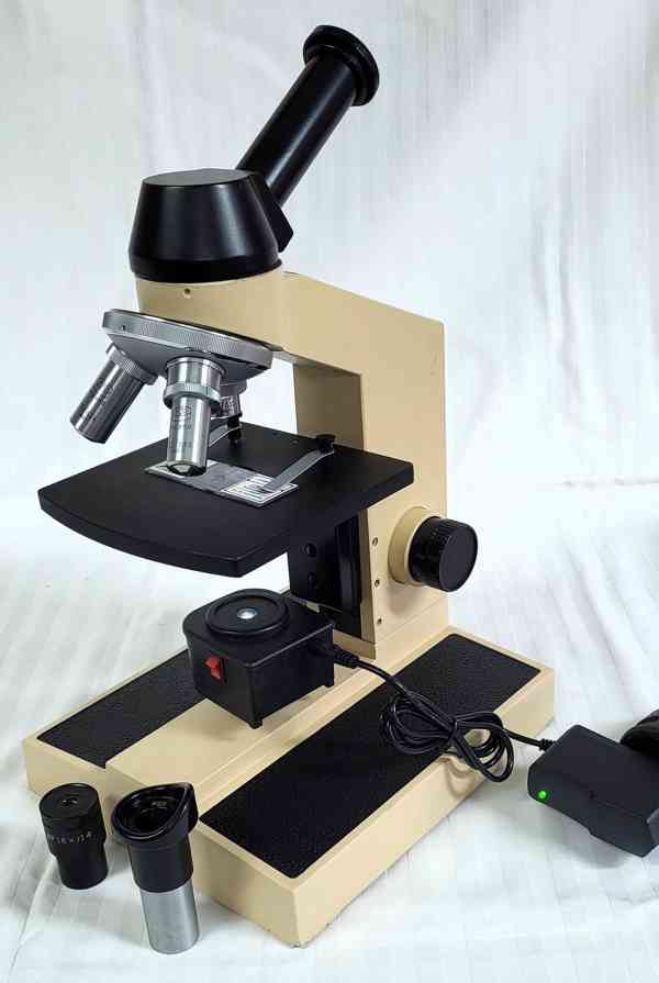Prodám osvědčený studentský monokulární mikroskop s LED lamp