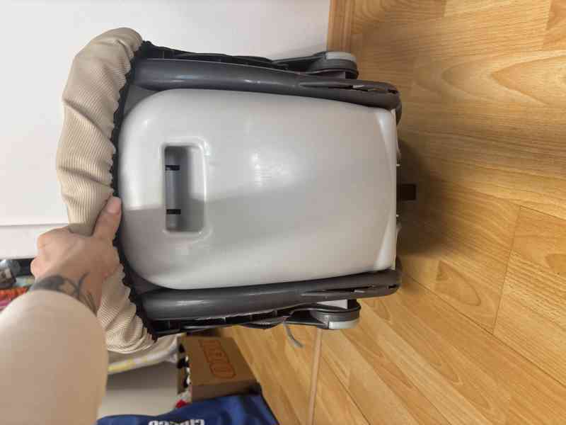 Autosedačka - foto 3