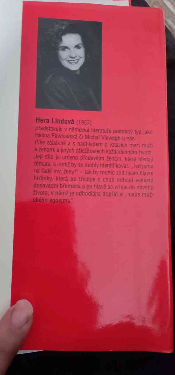 Hera Lindová - Superžena  - foto 4