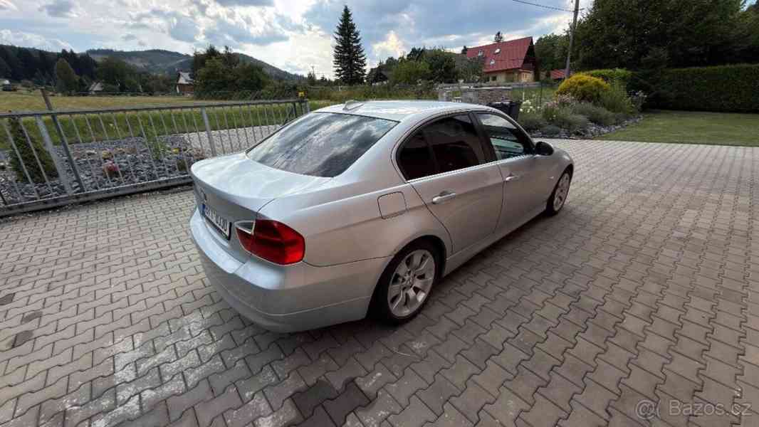 BMW Řada 3 3,0   e90 330xD - foto 6