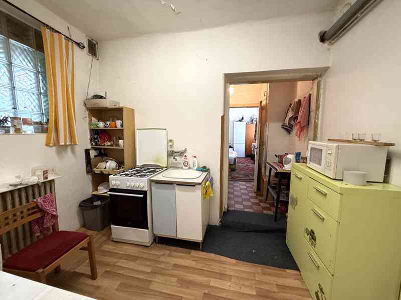 PRODEJ RD SE DVĚMA BYTOVÝMI JEDNOTKAMI V BRNĚ–MALOMĚŘICÍCH  - foto 4
