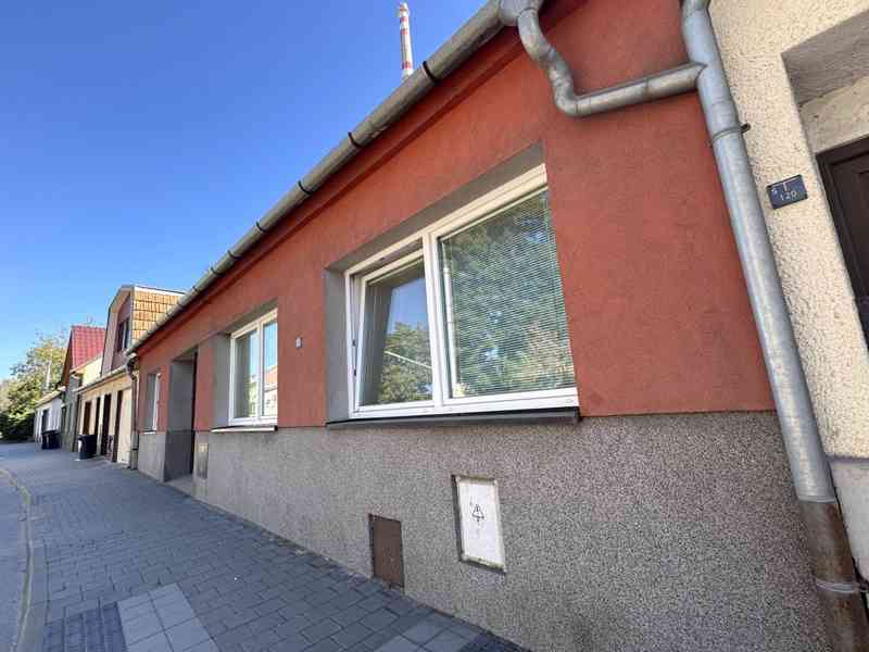 PRODEJ RD SE DVĚMA BYTOVÝMI JEDNOTKAMI V BRNĚ–MALOMĚŘICÍCH  - foto 2