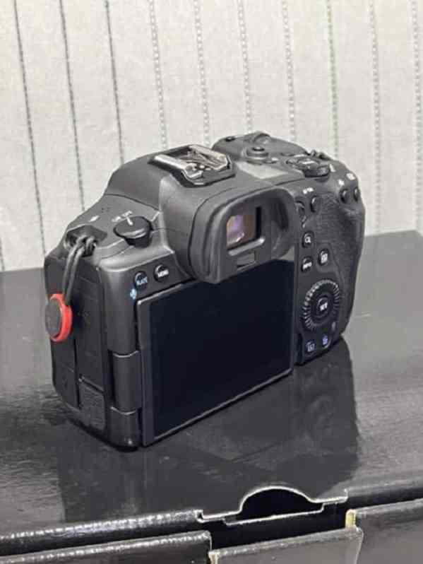 DSLR fotoaparáty Canon EOS 5D Mark IV - foto 3