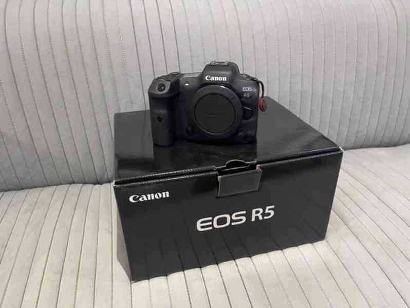 DSLR fotoaparáty Canon EOS 5D Mark IV - foto 2