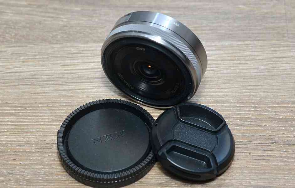 Sony E 16mm f/2,8 APS-C Pevný, širokoúhlý, E mount - foto 3