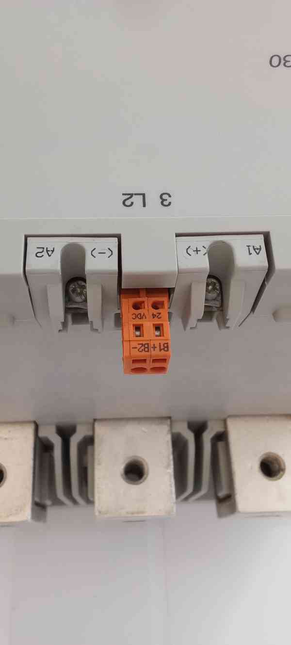 Safety Contactor , třífázový stykač A-B 100-D630 Series B 3x - foto 2