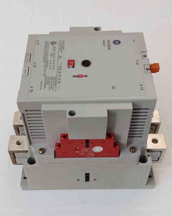 Safety Contactor , třífázový stykač A-B 100-D630 Series B 3x - foto 8
