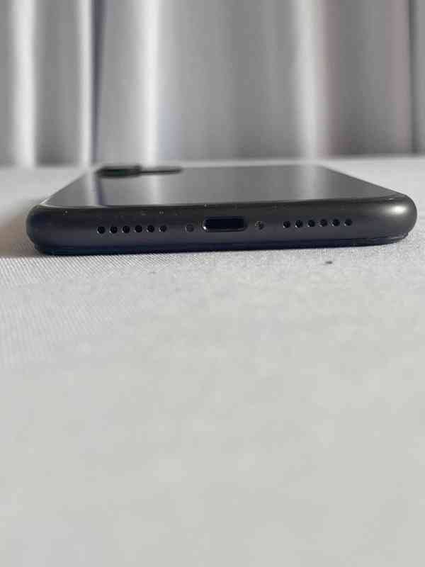Apple iPhone 11 64GB Black – technicky funkční, MDM Danon... - foto 4