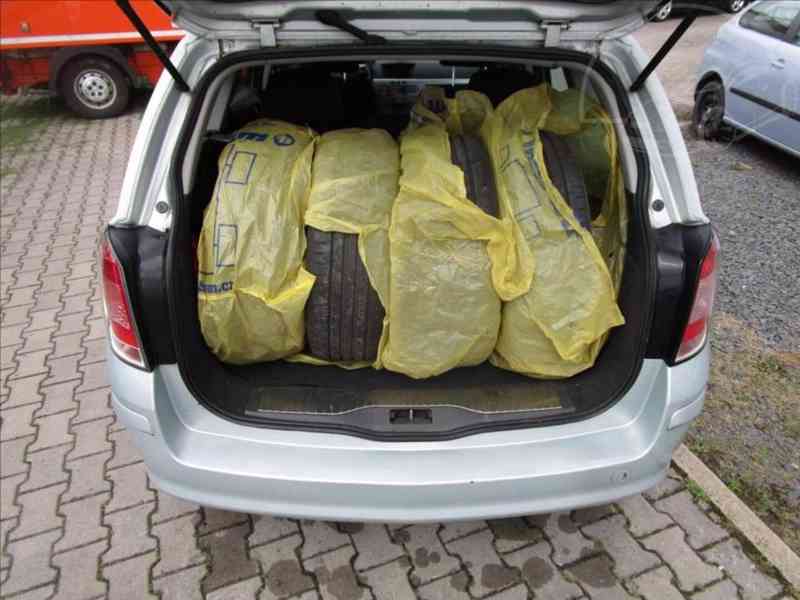 Opel Astra 1,4 i,16V Enjoy Caravan - foto 9