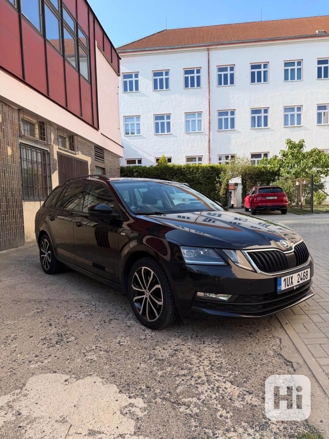 Škoda Octavia 2,0   3 - foto 1