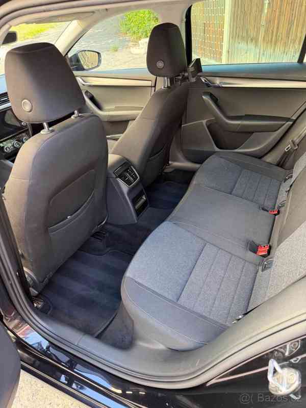 Škoda Octavia 2,0   3 - foto 10