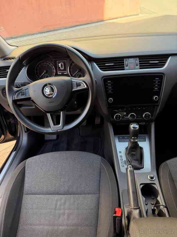 Škoda Octavia 2,0   3 - foto 9