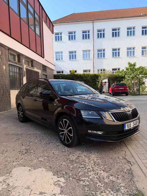 Škoda Octavia 2,0   3 - foto 1