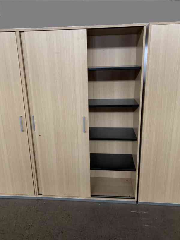 Prodáme nové skříně. Kovový spodek. Kovové fochy. - foto 3