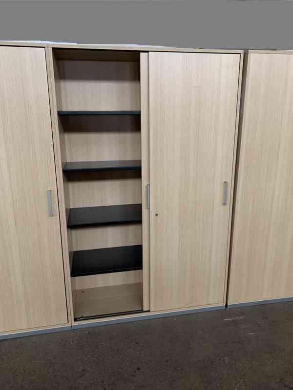 Prodáme nové skříně. Kovový spodek. Kovové fochy. - foto 2