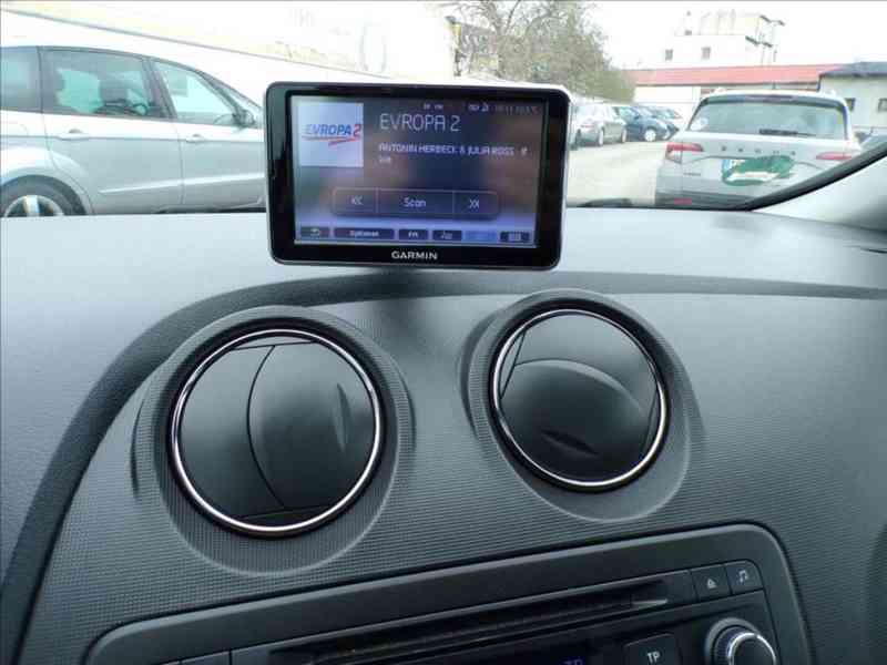 Seat Ibiza 1,4 16V NAVI,DIGI.KLIMA,SERVISKA - foto 7