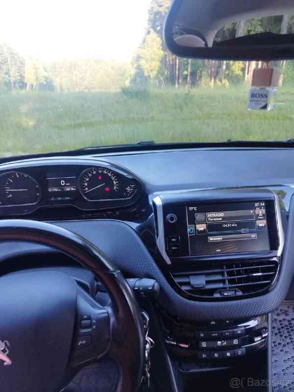 Peugeot 2008 2,0   i. 81 kW. - foto 12