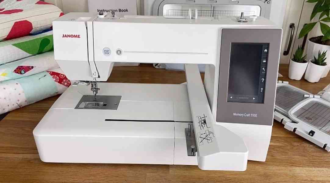 Janome Memory Craft 550E Embroidery  Machine