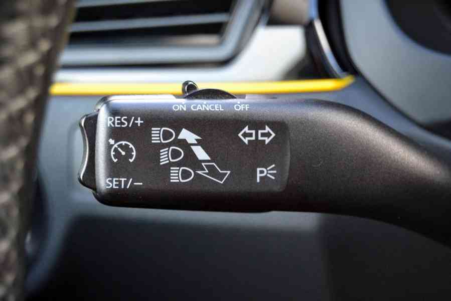 yŠkoda Rapid 1.2 TSI 77kW Spaceback Sport edition Xenon - foto 10