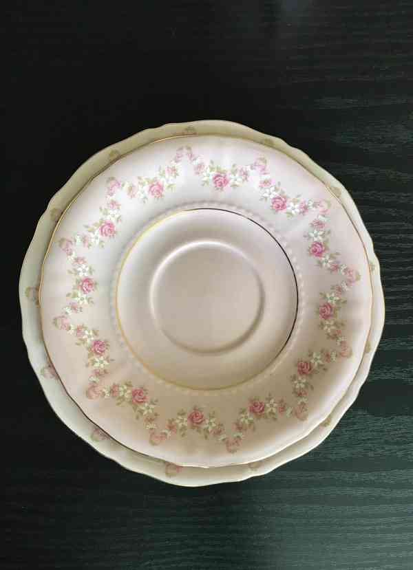 Čajová souprava z růžového porcelánu - foto 2